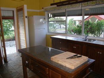 37 Queen Gloucester - Darwin Holiday 16