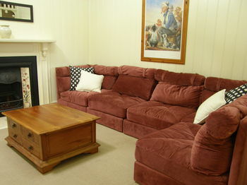 37 Queen Gloucester - Darwin Holiday 18