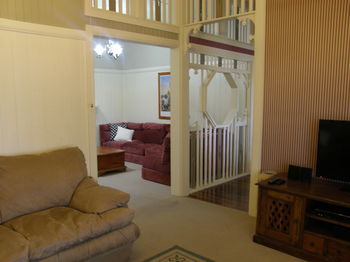 37 Queen Gloucester - Darwin Holiday 20