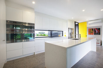 Zebula Gloucester - Darwin Holiday 7