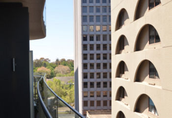 Apartments Melbourne Domain - CBD Lofts - Darwin Holiday 13