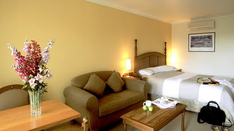 Best Western Plus The Tudor Box Hill - Darwin Holiday 1