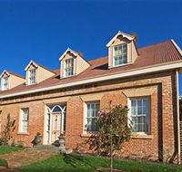 Racecourse Inn - The