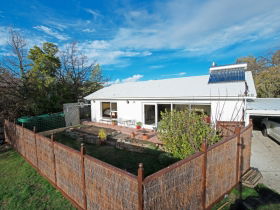 Sandy Bay Chalet - Darwin Holiday 1