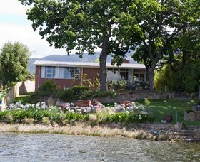 Waterside Accommodation - Derwent Hideaway - Darwin Holiday 0