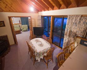 Waterside Accommodation - Derwent Vista - Darwin Holiday 1