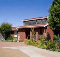 Waterside Accommodation - Derwent Retreat - Darwin Holiday