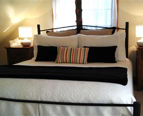 Touchwood Cottages & Craft Gallery & Cafe - Darwin Holiday 4