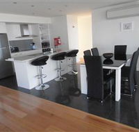 Tuckers Rocks Cottage - Darwin Holiday