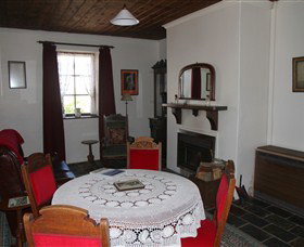 Captain's Cottage Stanley - Darwin Holiday 1