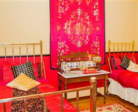 Duck House - The, - Darwin Holiday 1