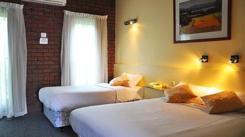 Glen Inn Motel & Apartments - Darwin Holiday 3