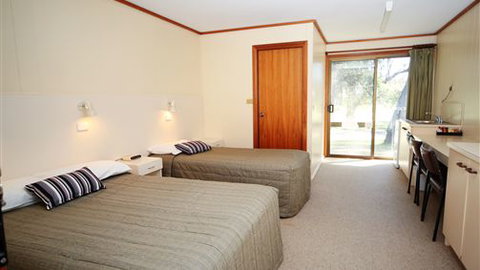 Deniliquin Golf Leisure Resort - Darwin Holiday 4