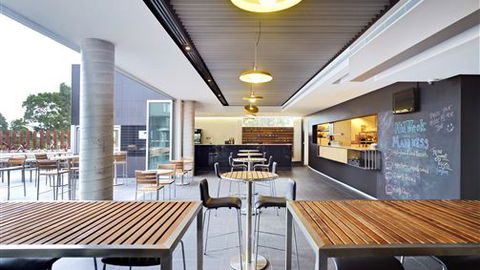 Atura Dandenong - Darwin Holiday 1