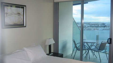 Apartments Melbourne Domain Docklands - Darwin Holiday 2