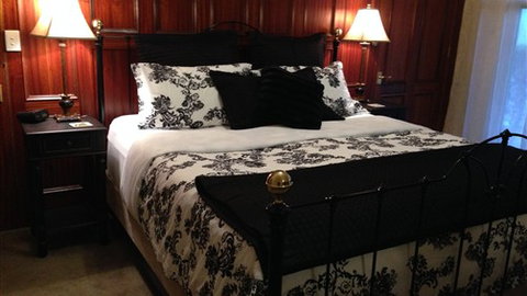 Carlyle House Rutherglen - Darwin Holiday 1