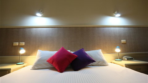 Ibis Styles Albury Lake Hume Resort - Darwin Holiday 0