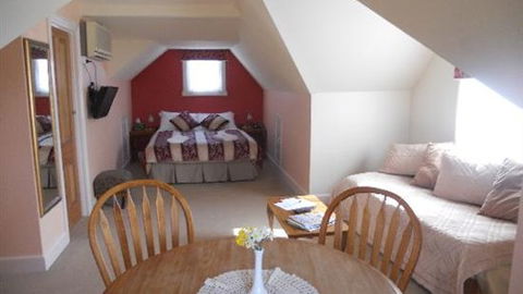 Magnolia Mansfield - Darwin Holiday 4