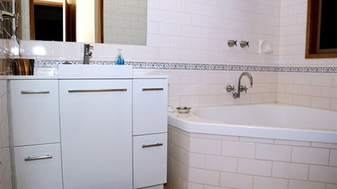 Alpine Country Cottages: Studio 3 - Darwin Holiday 1