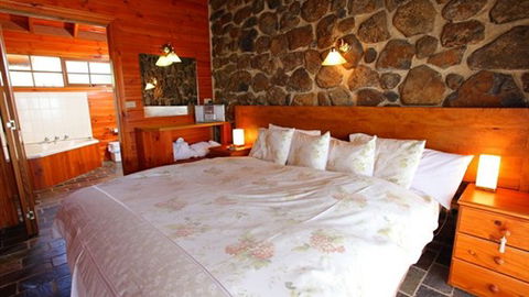 Tuki Trout Farm And Retreat - Darwin Holiday 1
