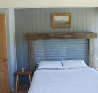 The Willows - Darwin Holiday