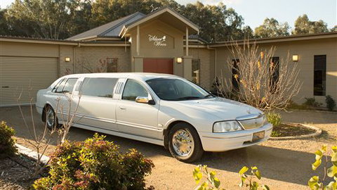 The Silver Wren - Darwin Holiday 0