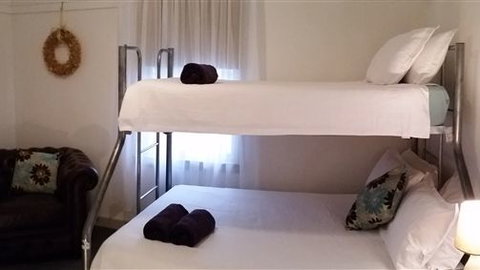 Lakeside Vista Holiday House - Darwin Holiday 3