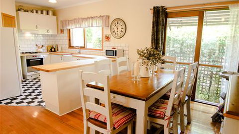 Bright Country Home - Darwin Holiday 1