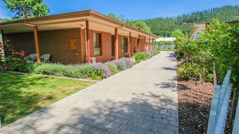 Bright Country Home - Darwin Holiday 6