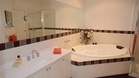 DeLuca - Darwin Holiday 1