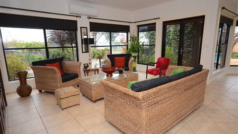 DeLuca - Darwin Holiday 2