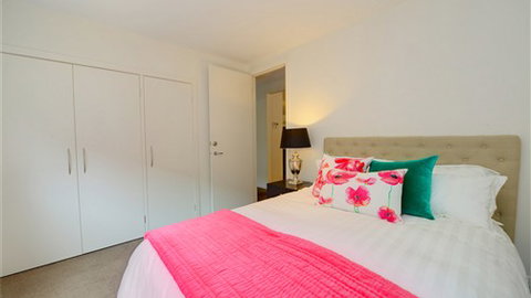 Newington Lake House - Darwin Holiday 1