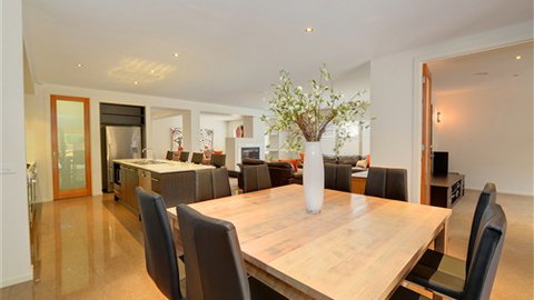 Newington Lake House - Darwin Holiday 2