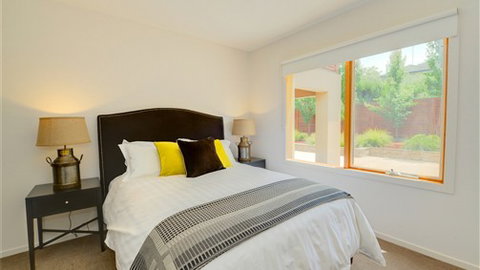 Newington Lake House - Darwin Holiday 5