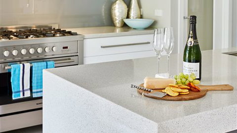 Neerim Chateau - Darwin Holiday 2