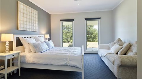 Neerim Chateau - Darwin Holiday 1