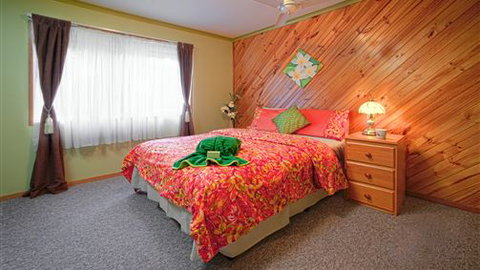 Long John Silver's Surf Retreat - Darwin Holiday 2