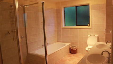 Riversong - Darwin Holiday 2