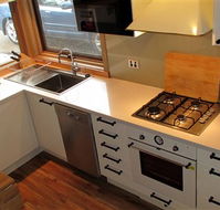 Wallace's - Crystal Creek Chalet 1 - Darwin Holiday