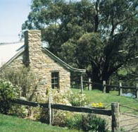 Adelaide Hills Country Cottages - Gum Tree Cottage - Darwin Holiday