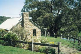 Adelaide Hills Country Cottages - Gum Tree Cottage - Darwin Holiday 0