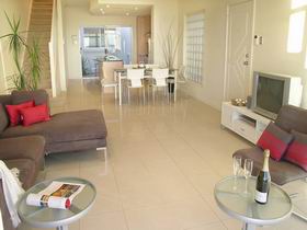 Adelaide Luxury Beach House - Darwin Holiday 3