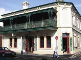 Adelaide's Shakespeare Backpackers International Hostel - Darwin Holiday 0