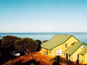 Cape Cassini Wilderness Retreat - Darwin Holiday 2