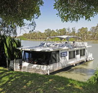 Boats and Bedzzz - The Murray Dream self-contained moored Houseboat