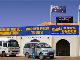 Radeka Downunder Underground Motel And Backpacker Inn - Darwin Holiday 0