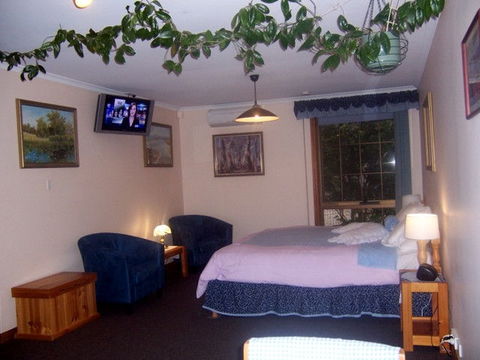 Adelaide Hills Bed & Breakfast Accommodation - Darwin Holiday 2