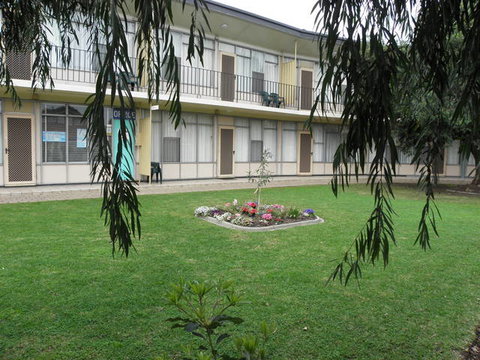 Capri Lodge Apartments - Darwin Holiday 0