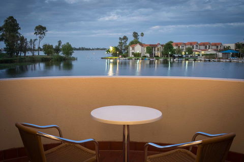 Capri Waters Country Club - Darwin Holiday 5