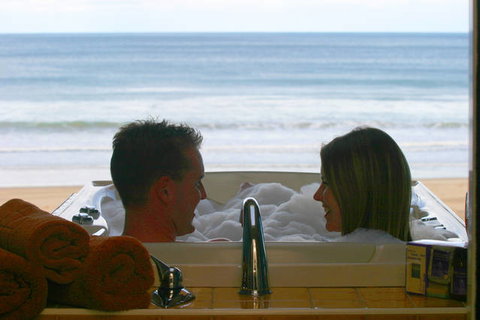 Chocolate Gannets Apollo Bay - Darwin Holiday 0